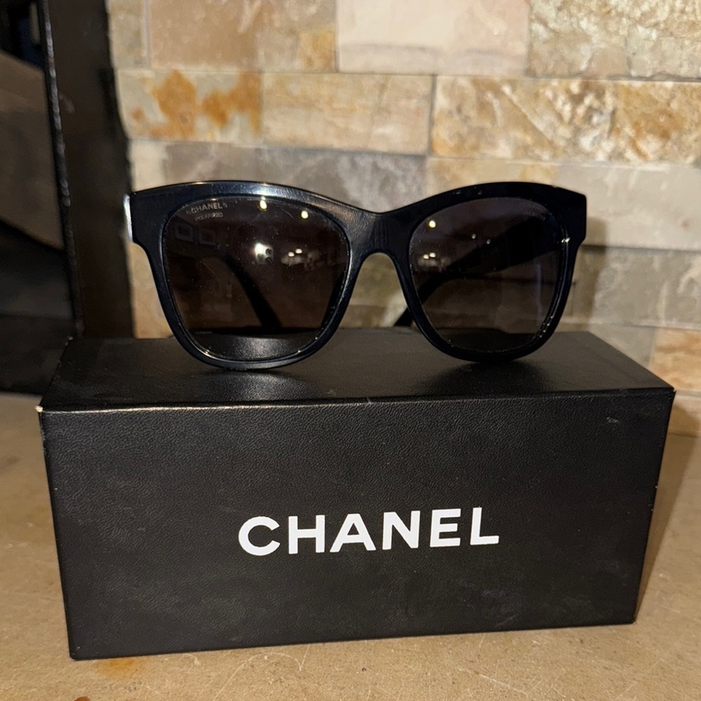 Chanel Black Oversized Sunglasses with Polarized Lenses